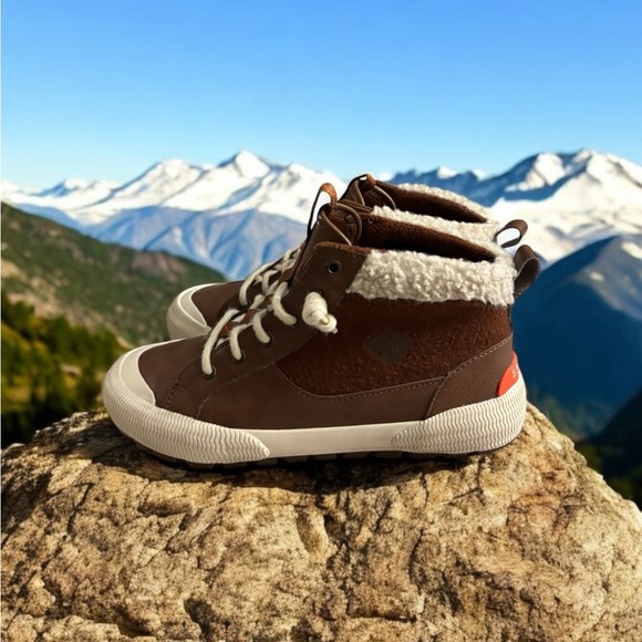 Sperry Pier Wave Storm Tumbled Sneaker Boot. - Picture 2 of 11